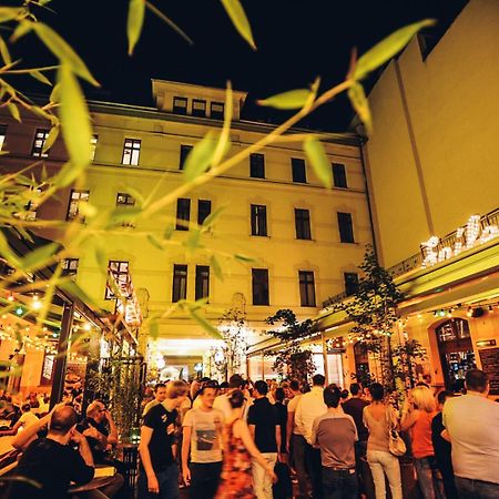 Apartment At Gozsdu Courtyard #Partyzone #Downtown #Freeparking Budapest Kültér fotó