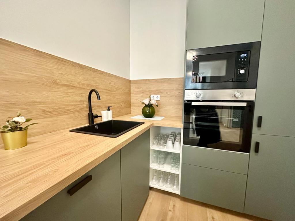 Apartment At Gozsdu Courtyard #Partyzone #Downtown #Freeparking Budapest Kültér fotó