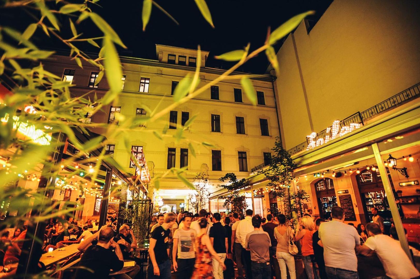 Apartment At Gozsdu Courtyard #Partyzone #Downtown #Freeparking Budapest Kültér fotó